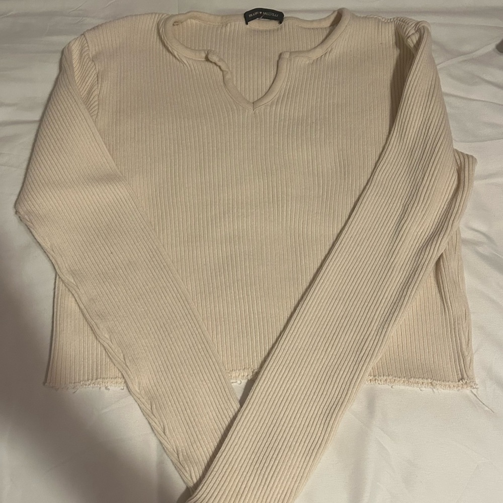 White Brandy Melville Cropped Sweater 🤍